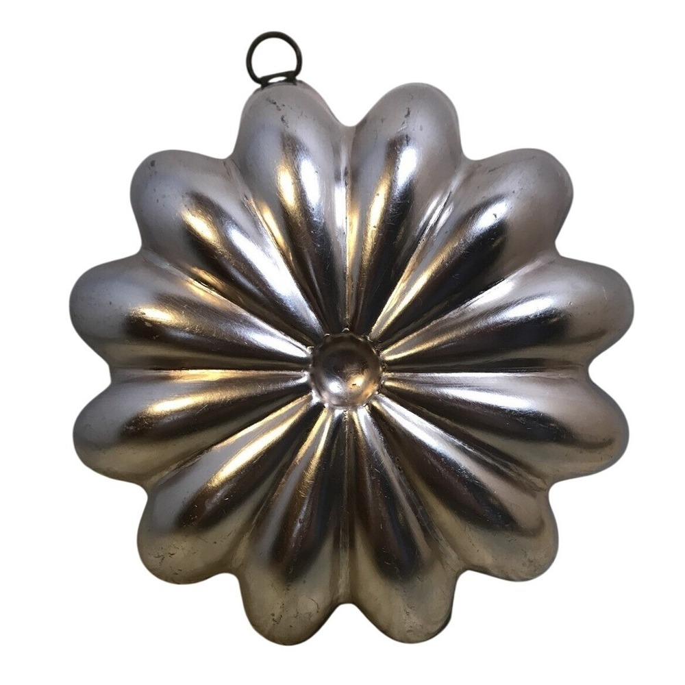 Vintage Copper Tone Fluted Flower Mold Baking Pan Kitchen Decor